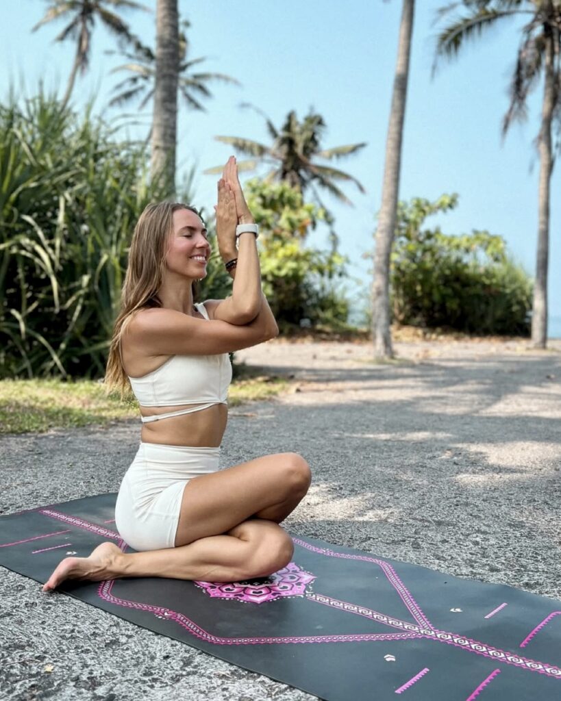 世我(瑜伽)様式学を探求するヨギニスタイラー:Daria