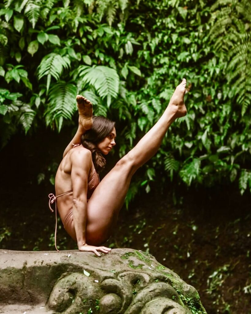 世我(瑜伽)様式学を探求するヨギニスタイラー:Yulia